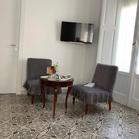 Le Muse Bed and Breakfast *